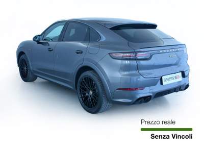 Porsche Cayenne Cayenne Coupé 3.0 V6 E-Hybrid  Cerchi 21''/Pack Sport Design nero Grigio usata Feltre