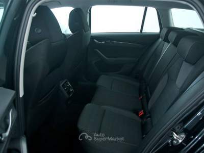 Skoda Octavia 2.0 TDI 150 CV DSG Wagon Executive Nero usata Feltre
