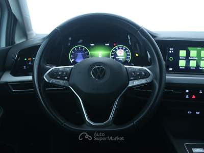 Volkswagen Golf 1.0 eTSI 81kW EVO Life DSG Park Pilot/Park Pilot Bianco usata Feltre