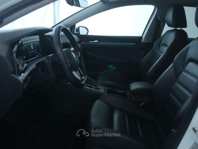 Volkswagen Golf 2.0 TDI Style DSG  Tetto panoramico/Pelle/Fari IQ.Light LED Performance Bianco usata Feltre