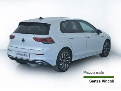 Volkswagen Golf 2.0 TDI Style DSG  Tetto panoramico/Pelle/Fari IQ.Light LED Performance Bianco usata Feltre