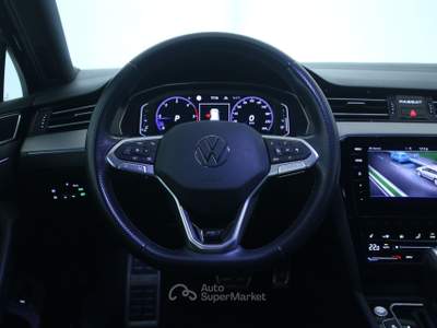 Volkswagen Passat 2.0 TDI SCR 4MOTION R-Line DSG LED MATRIX/R-line interno/Pelle Nero usata Feltre