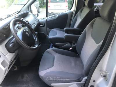 Opel Vivaro 8 posti Automatico Gancio Traino Grigio usata Ravenna