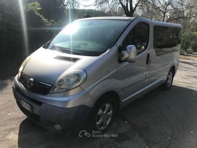 Opel Vivaro 8 posti Automatico Gancio Traino Grigio usata Ravenna