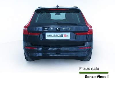 Volvo XC60 B4 D AWD Geartronic Momentum Pro Park assist camera Nero usata Feltre