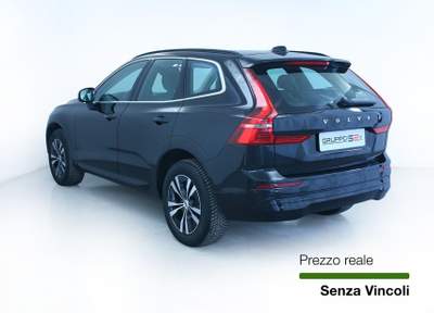 Volvo XC60 B4 D AWD Geartronic Momentum Pro Park assist camera Nero usata Feltre