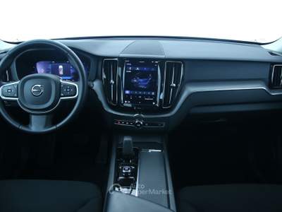 Volvo XC60 B4 D AWD Geartronic Momentum Pro Park assist camera Nero usata Feltre