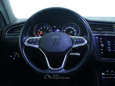 Volkswagen Tiguan Tiguan 1.5 TSI 150 CV DSG ACT Life Park Pilot Bianco usata Feltre