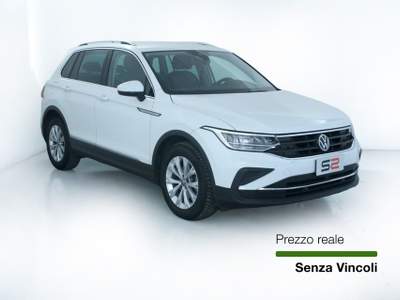 Volkswagen Tiguan Tiguan 1.5 TSI 150 CV DSG ACT Life Park Pilot Bianco usata Feltre