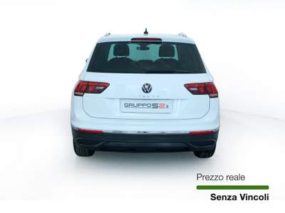 Volkswagen Tiguan Tiguan 2.0 TDI 150 CV SCR DSG Life Park Pilot Bianco usata Feltre