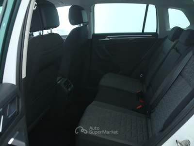 Volkswagen Tiguan Tiguan 2.0 TDI 150 CV SCR DSG Life Park Pilot Bianco usata Feltre