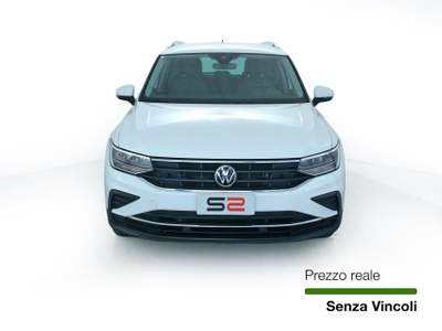 Volkswagen Tiguan Tiguan 2.0 TDI 150 CV SCR DSG Life Park Pilot Bianco usata Feltre