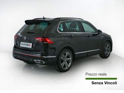 Volkswagen Tiguan Tiguan 2.0 TDI 150 CV SCR DSG R-Line Nero usata Feltre