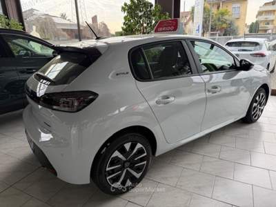 Peugeot 208 PEUGEOT 208 HYBRID 110 CV AUTOMATICO Bianco usata Novara