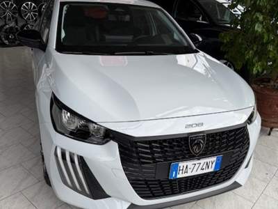 Peugeot 208 PEUGEOT 208 HYBRID 110 CV AUTOMATICO Bianco usata Novara