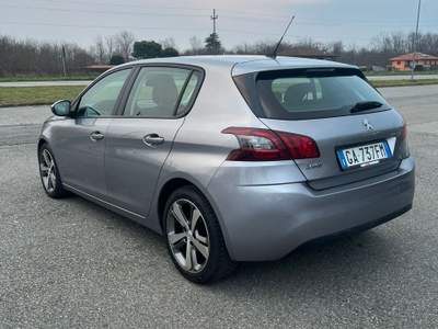 Peugeot 308 PEUGEOT 308 BENZINA MANUALE NEOPATENTATI Grigio usata Fontaneto d'Agogna