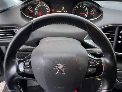 Peugeot 308 PEUGEOT 308 BENZINA MANUALE NEOPATENTATI Grigio usata Fontaneto d'Agogna