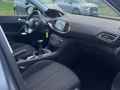 Peugeot 308 PEUGEOT 308 BENZINA MANUALE NEOPATENTATI Grigio usata Fontaneto d'Agogna