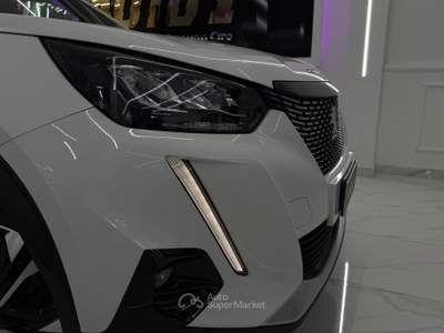 Peugeot 2008 BlueHDi 130CvEAT8 Allure Pack Bianco usata Qualiano