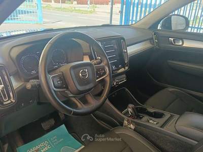 Volvo XC40 XC40 2.0 d4 Momentum awd geartronic Rosso usata Lainate