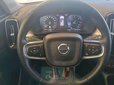Volvo XC40 XC40 2.0 d4 Momentum awd geartronic Rosso usata Lainate