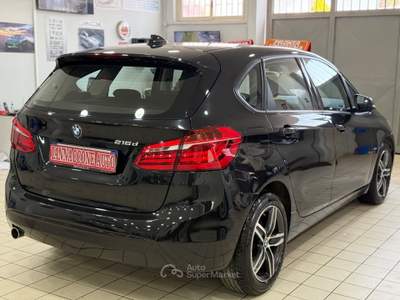 BMW Serie 2 220d tourer luxury 1.5 2016 Nero usata Qualiano