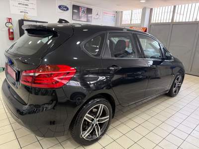 BMW Serie 2 220d tourer luxury 1.5 2016 Nero usata Qualiano