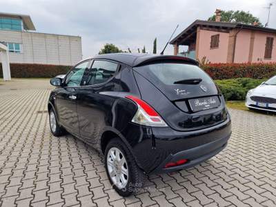 Lancia Ypsilon Ypsilon 0.9 Twinair 85 CV 5 porte Metano Ecochic Silver usata Faenza
