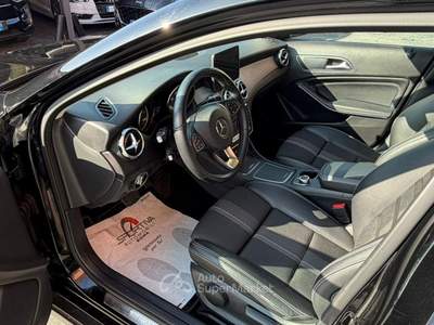 Mercedes-Benz GLA RATA MENSILE  359,00  EURO 200 d Automatic 4MATIC Sport Nero usata Roma