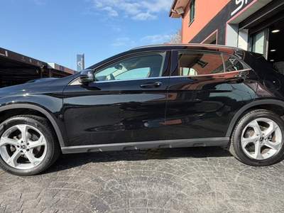 Mercedes-Benz GLA RATA MENSILE  359,00  EURO 200 d Automatic 4MATIC Sport Nero usata Roma