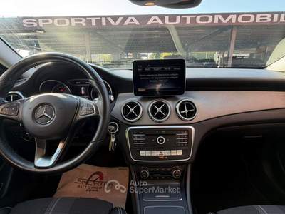 Mercedes-Benz GLA RATA MENSILE  359,00  EURO 200 d Automatic 4MATIC Sport Nero usata Roma