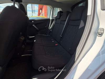 Peugeot 2008 DISTRIBUZIONE FATTA IN PEUGEOT FRIZIONE NUOVA ANTICIPO 2000 EURO RATA MENSILE 110,00 EURO 1.2 PureTech 82cv ETG5 S&S Active Bianco usata Roma