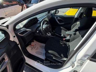 Peugeot 2008 DISTRIBUZIONE FATTA IN PEUGEOT FRIZIONE NUOVA ANTICIPO 2000 EURO RATA MENSILE 110,00 EURO 1.2 PureTech 82cv ETG5 S&S Active Bianco usata Roma