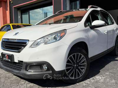Peugeot 2008 DISTRIBUZIONE FATTA IN PEUGEOT FRIZIONE NUOVA ANTICIPO 2000 EURO RATA MENSILE 110,00 EURO 1.2 PureTech 82cv ETG5 S&S Active Bianco usata Roma
