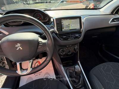Peugeot 2008 DISTRIBUZIONE FATTA IN PEUGEOT FRIZIONE NUOVA ANTICIPO 2000 EURO RATA MENSILE 110,00 EURO 1.2 PureTech 82cv ETG5 S&S Active Bianco usata Roma