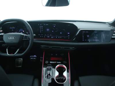 Audi A6 Avant 40 2.0 TDI quattro ultra S tronic S line edition  Adaptive air suspension/Tetto panoramico Blu/Azzurro usata Feltre