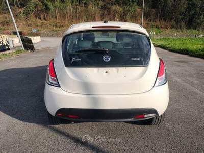 Lancia Ypsilon 1.0 FireFly 5 porte S&S Hybrid Silver Gpl!! Bianco usata Bagni di Lucca