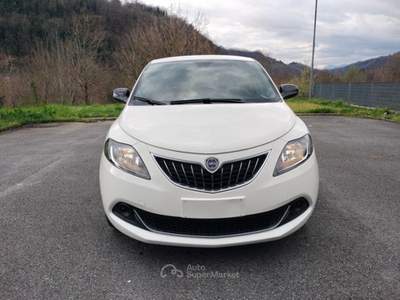 Lancia Ypsilon 1.0 FireFly 5 porte S&S Hybrid Silver Gpl!! Bianco usata Bagni di Lucca