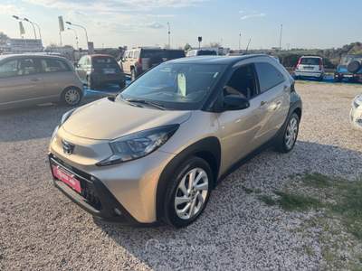 Toyota Aygo X 5 PORTE GARANTITA Beige usata Pomezia
