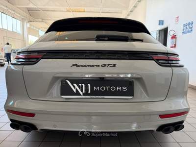 Porsche Panamera 4.0 GTS Sport Turismo //TETTO//SPORT CHRONO// Bianco usata Parma