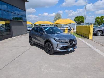 Alfa Romeo Junior 1.2 145 CV Hybrid eDCT6 Aziendale OK Neopatentati Argento usata Cremosano