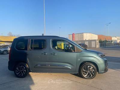 Toyota Proace 1.5D 100 CV S&S L1 Executive **KM0** Blu/Azzurro usata Cremosano