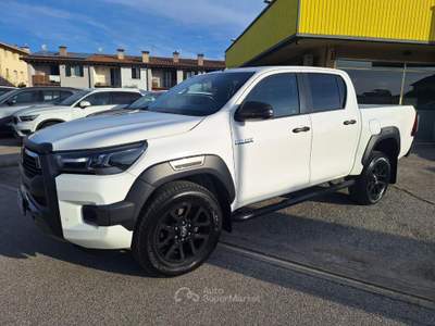 Toyota Hilux 2.8 D  4WD 4 porte Double Cab Invincible N°GG867 Bianco usata Rossano Veneto