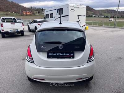 Lancia Ypsilon 1.0 FireFly 5p Hybrid Ecochic Gold IVA ESPOSTA Bianco usata Sant'Angelo in vado