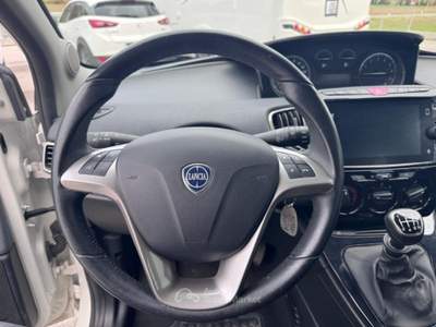 Lancia Ypsilon 1.0 FireFly 5p Hybrid Ecochic Gold IVA ESPOSTA Bianco usata Sant'Angelo in vado