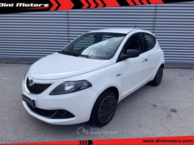 Lancia Ypsilon 1.0 FireFly 5p Hybrid Ecochic Gold IVA ESPOSTA Bianco usata Sant'Angelo in vado