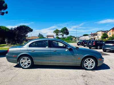 Jaguar S-Type (X206) 2.7 diesel V6 cat Exec. Grigio usata Comacchio