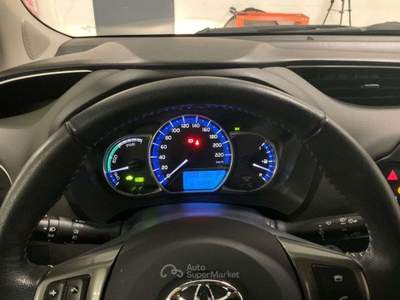 Toyota Yaris 5p 1.5h Active Bianco usata Villa di Tirano