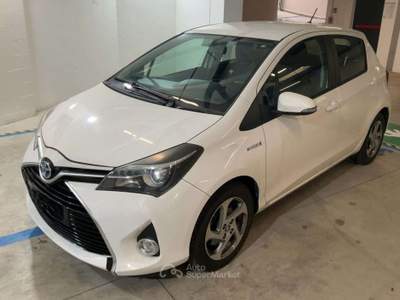 Toyota Yaris 5p 1.5h Active Bianco usata Villa di Tirano