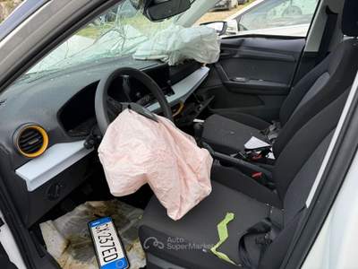 Seat Arona Seat Arona 1.0 Benz. 95cv (incidentata) Bianco usata Pompei